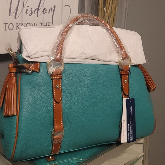 Dooney&Bourke Rare Spearmint Color Satchel - Picture 4 of 6